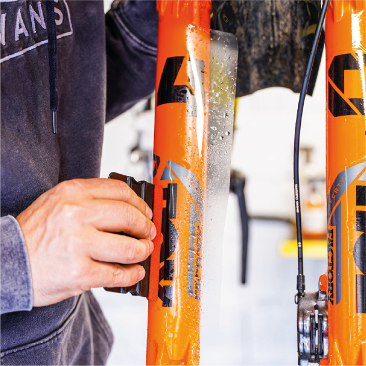 Pose kit de protecion vélo | Installation professionnelle en atelier